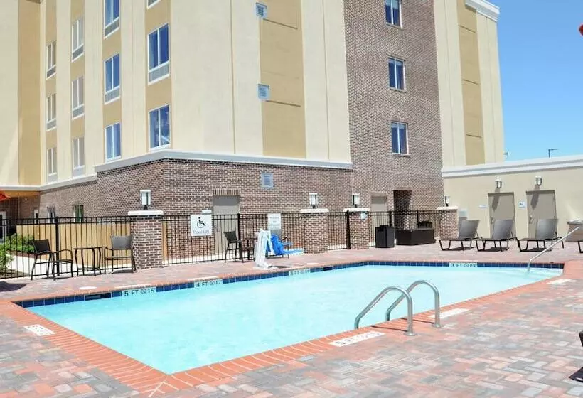 בית מלון כפרי Holiday Inn Express Covington Madisonville, An Ihg