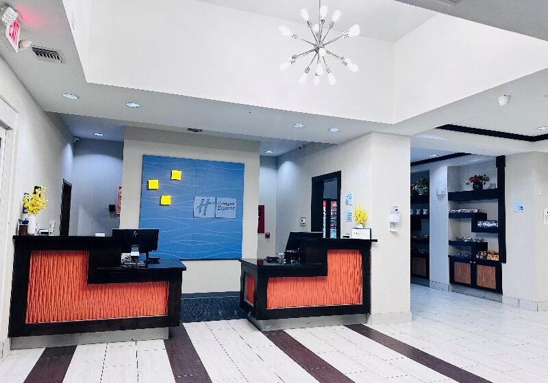 فندق Holiday Inn Express & Suites Houston East   Baytown By Ihg