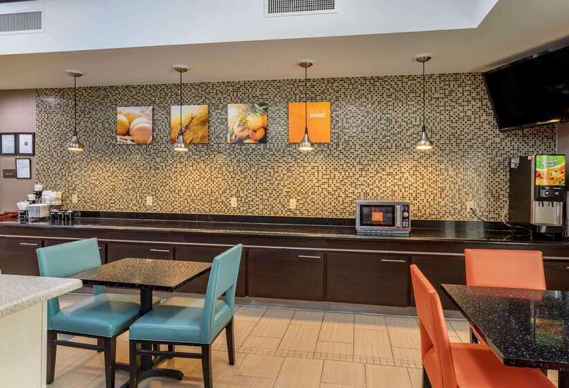 فندق Comfort Inn & Suites