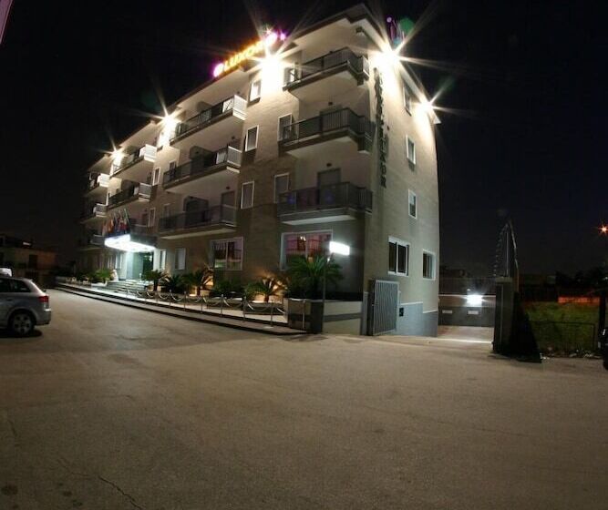 בית מלון כפרי Luxor