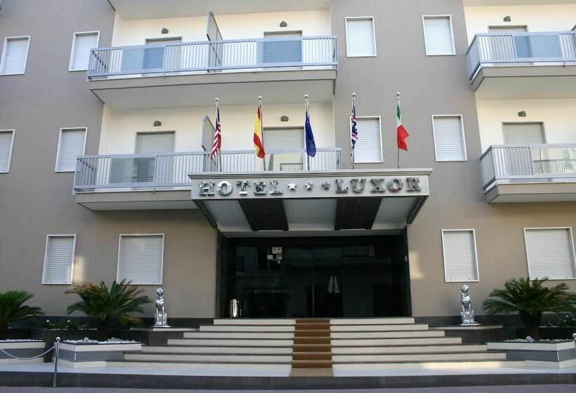 בית מלון כפרי Luxor