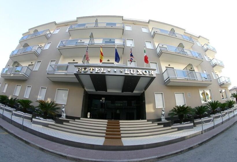 בית מלון כפרי Luxor