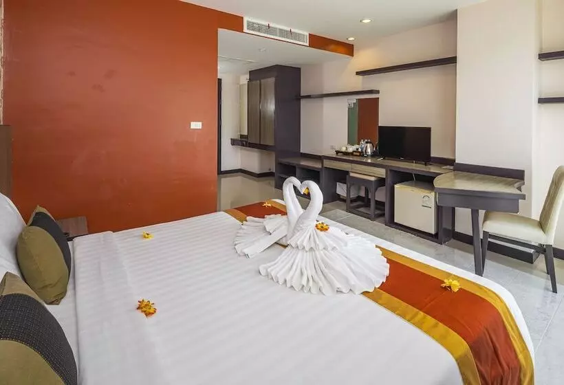 ホテル Malin Patong