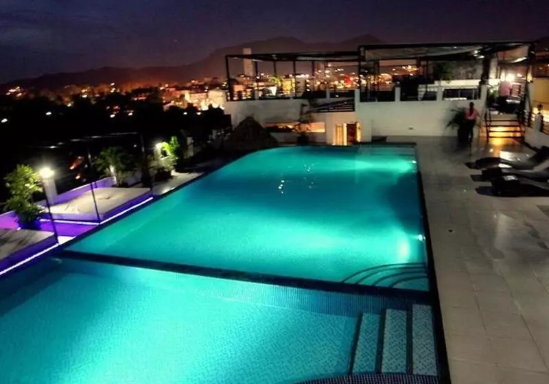 ホテル Malin Patong