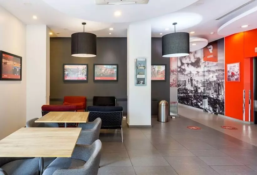 ホテル Red Planet Bangkok Asoke   Sha Extra Plus