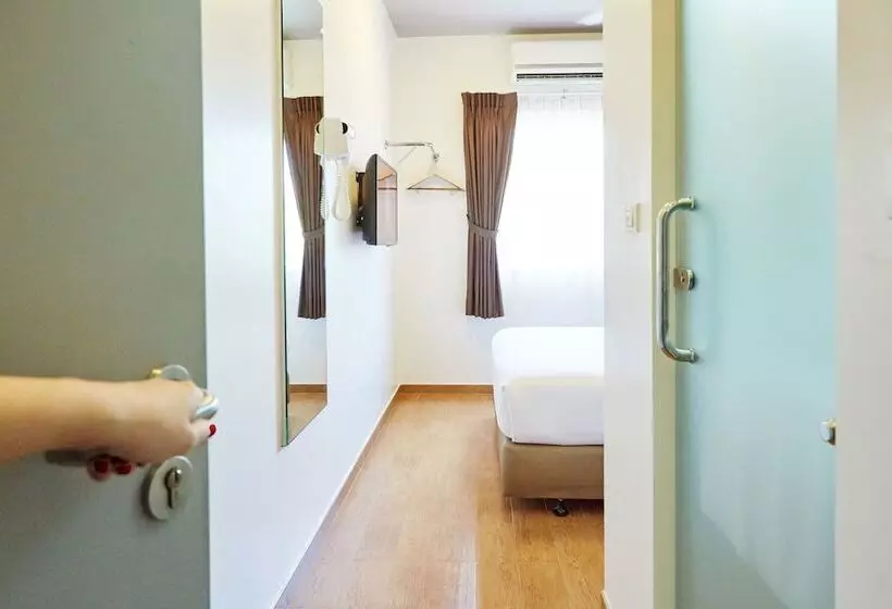 ホテル Red Planet Bangkok Asoke   Sha Extra Plus