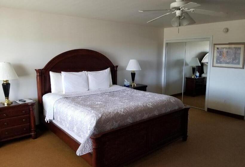 Отель Shore Stay Suites