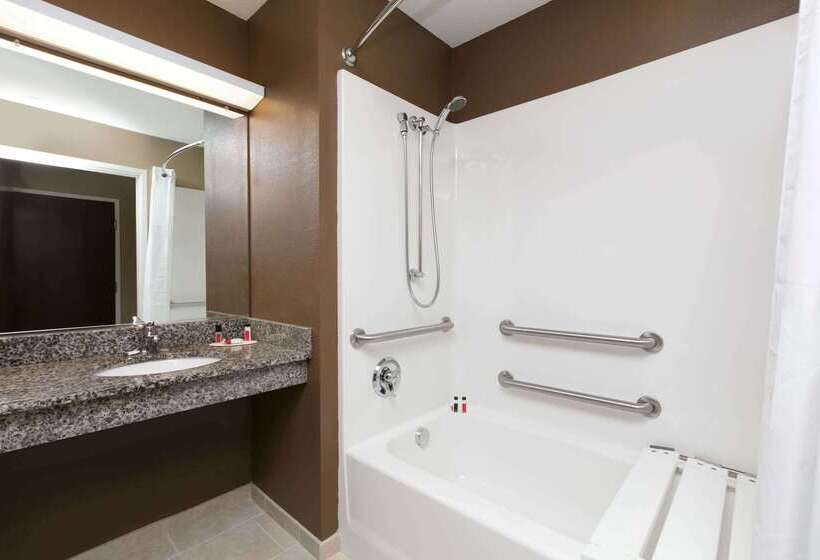 酒店 Sleep Inn & Suites Steubenville At The University