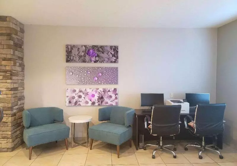 호텔 Sleep Inn & Suites Steubenville At The University