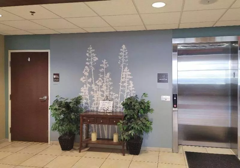 호텔 Sleep Inn & Suites Steubenville At The University