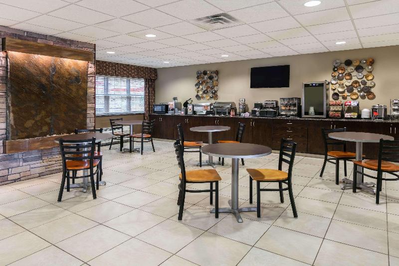 酒店 Sleep Inn & Suites Steubenville At The University