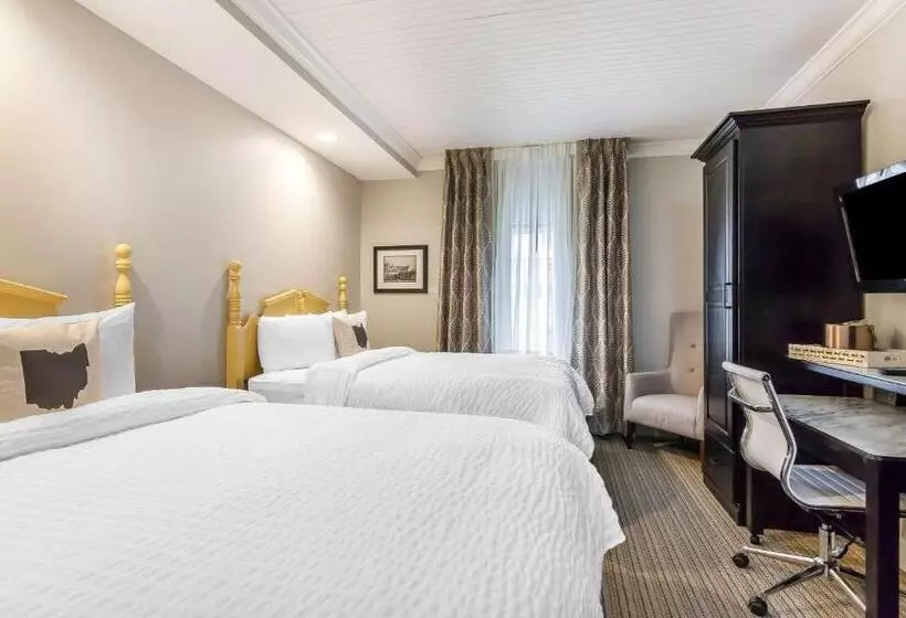 The Aurora Inn Hotel And Event Center