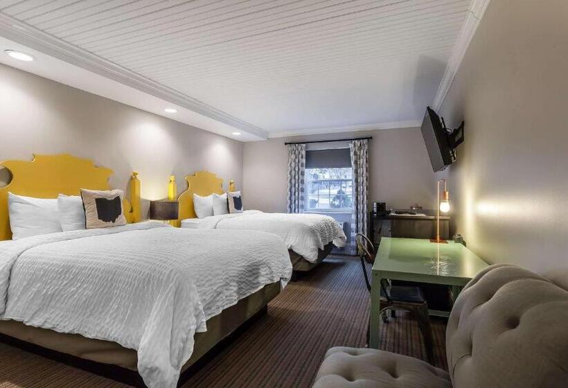 The Aurora Inn Hotel And Event Center