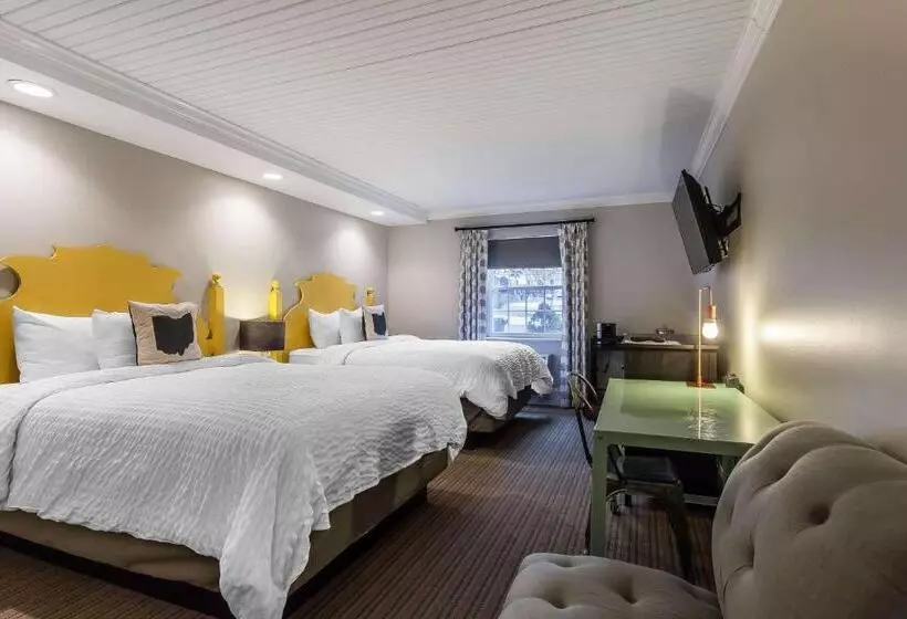 The Aurora Inn Hotel And Event Center