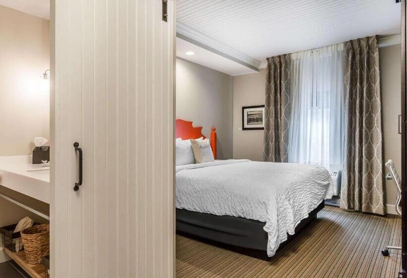 The Aurora Inn Hotel And Event Center