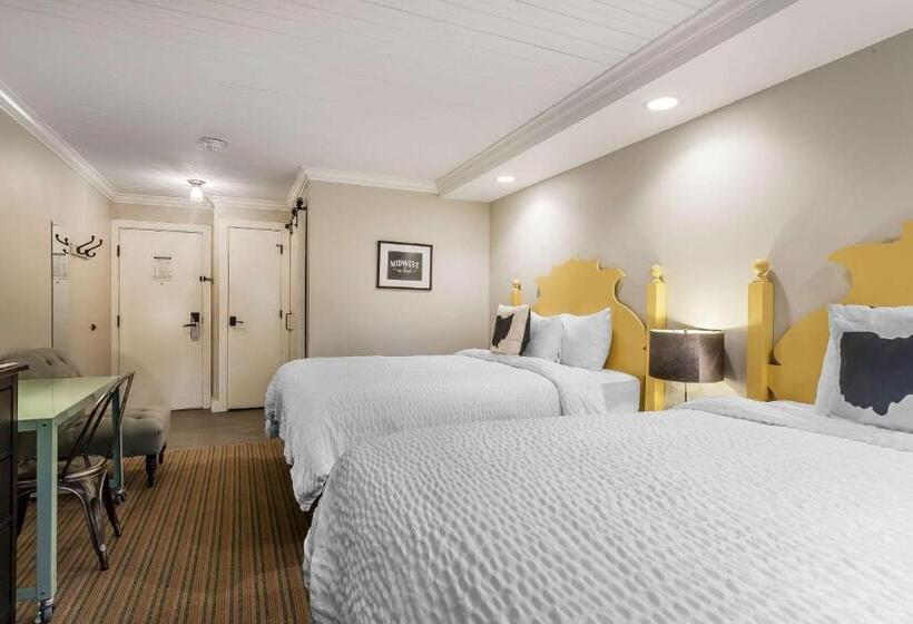 The Aurora Inn Hotel And Event Center