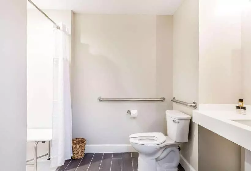 The Aurora Inn Hotel And Event Center