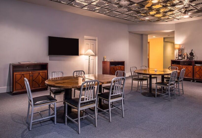 Отель The Murray