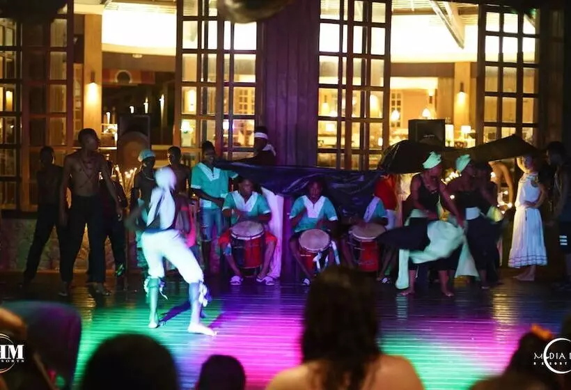 Media Luna Resort & Spa