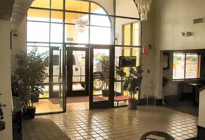 فندق على الطريق Brentwood Inn & Suites