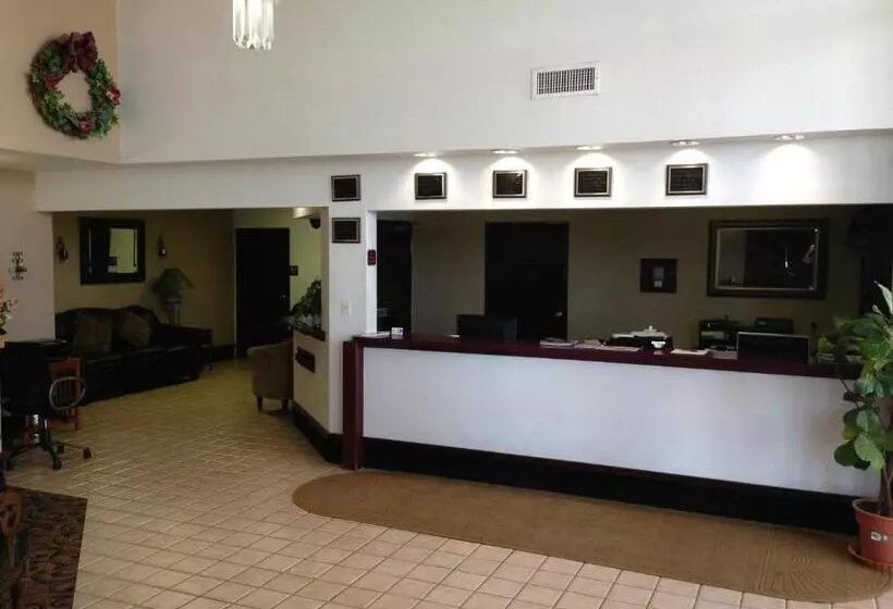 فندق على الطريق Brentwood Inn & Suites