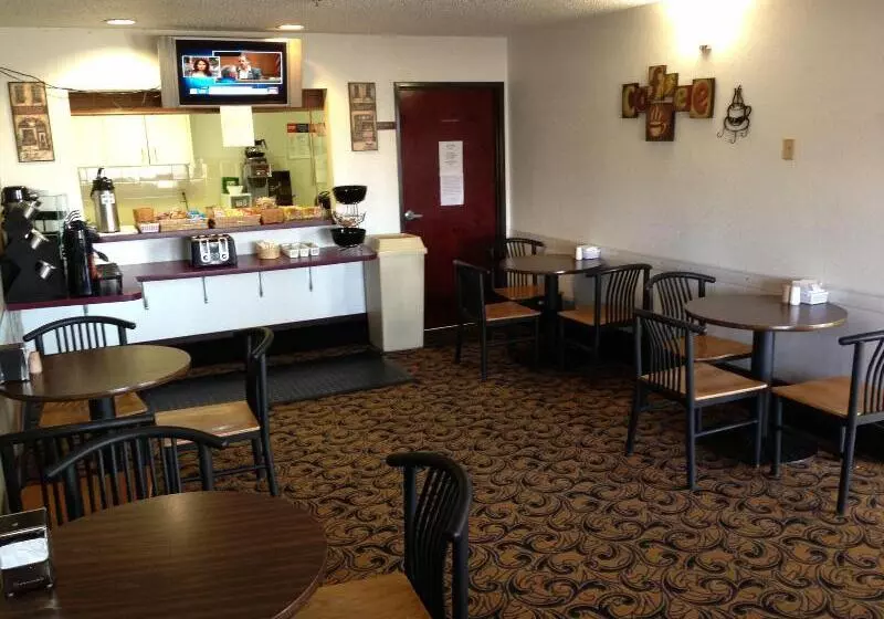 فندق على الطريق Brentwood Inn & Suites