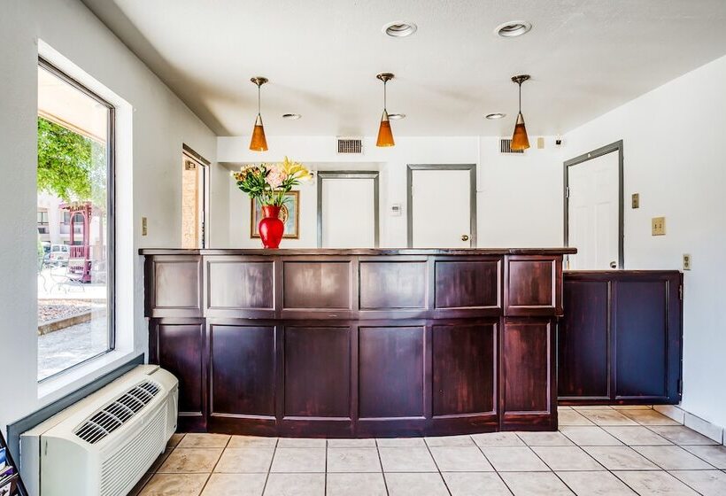 فندق على الطريق Express Inn & Suites Groesbeck