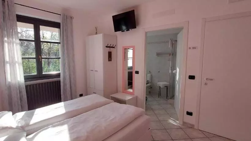 Aamiaismajoitus (B&B) Eden Guest House Colico