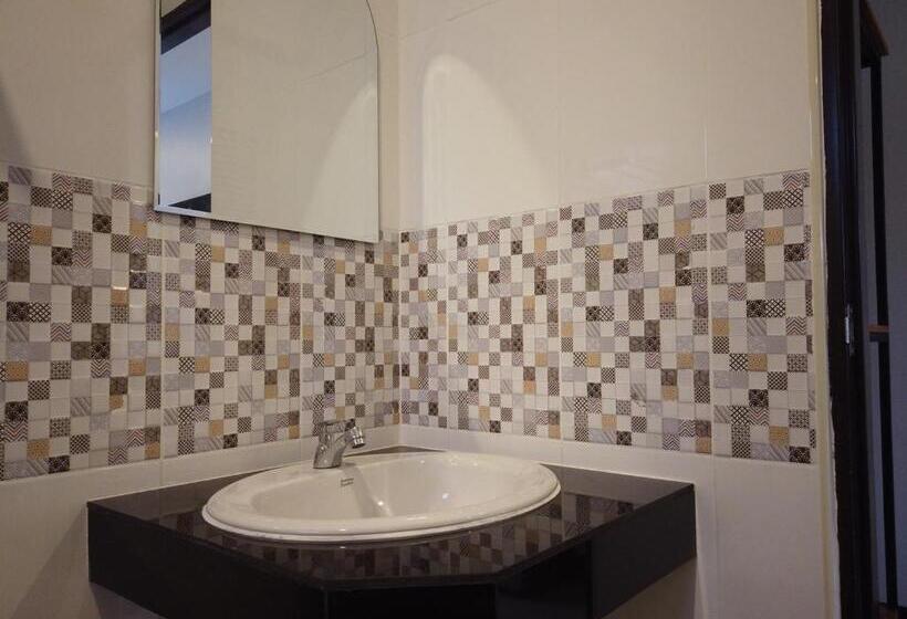 リゾートホテル เดอะเบสรีสอร์ทพัทลุง