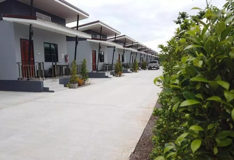 リゾートホテル เดอะเบสรีสอร์ทพัทลุง