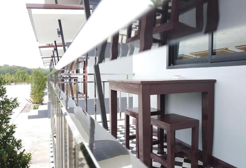 リゾートホテル เดอะเบสรีสอร์ทพัทลุง