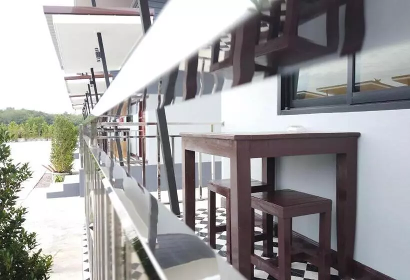 リゾートホテル เดอะเบสรีสอร์ทพัทลุง