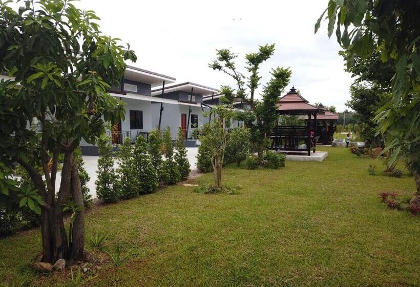 リゾートホテル เดอะเบสรีสอร์ทพัทลุง