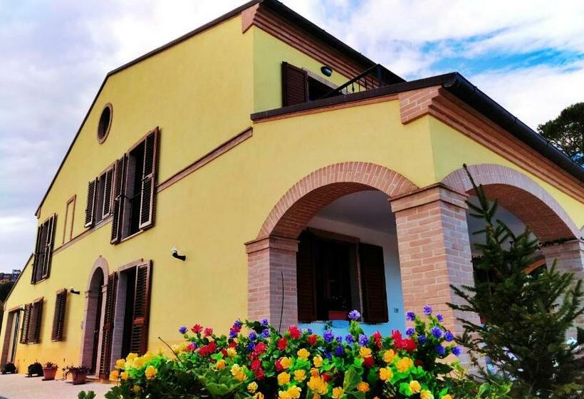 تختخواب و صبحانه Il Villaggio Delle Fate