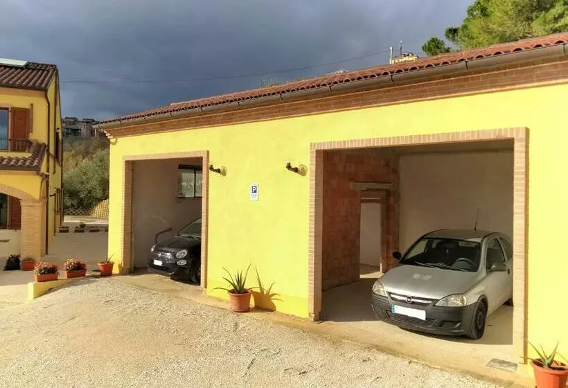 تختخواب و صبحانه Il Villaggio Delle Fate