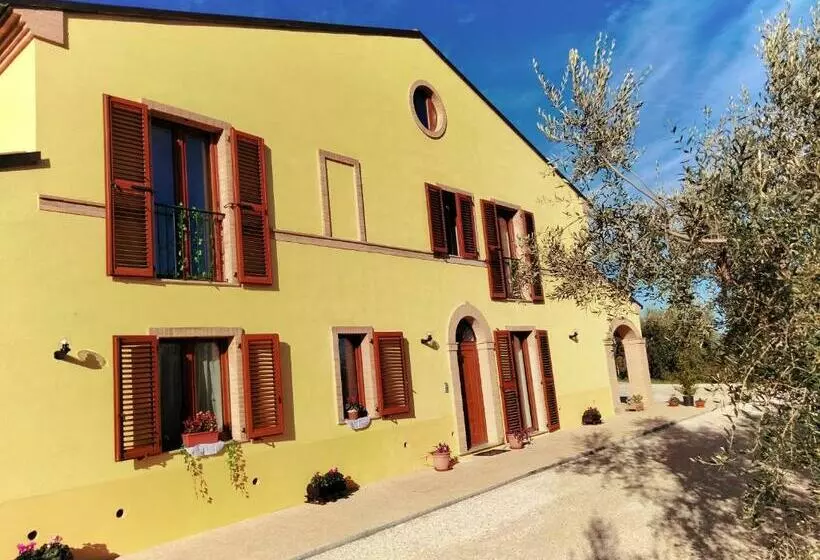 تختخواب و صبحانه Il Villaggio Delle Fate