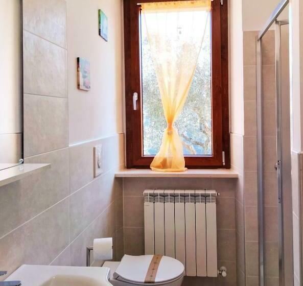 تختخواب و صبحانه Il Villaggio Delle Fate