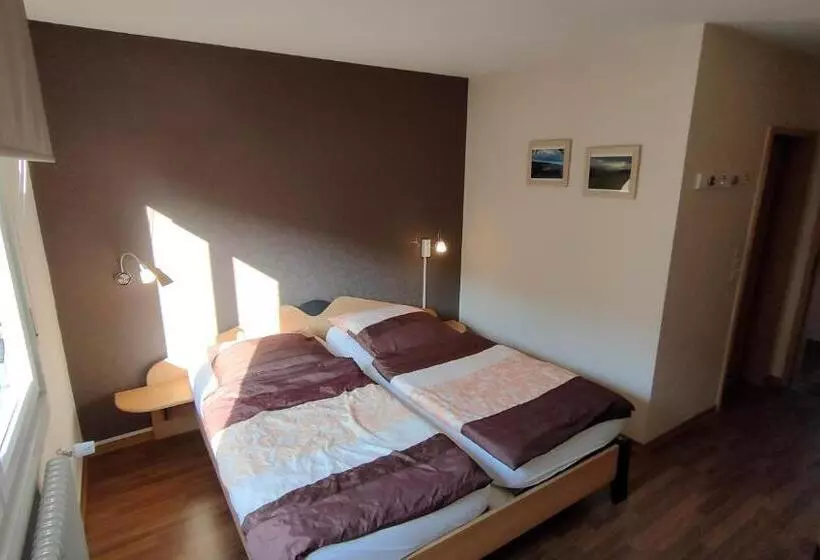 تختخواب و صبحانه Pension Sauerland