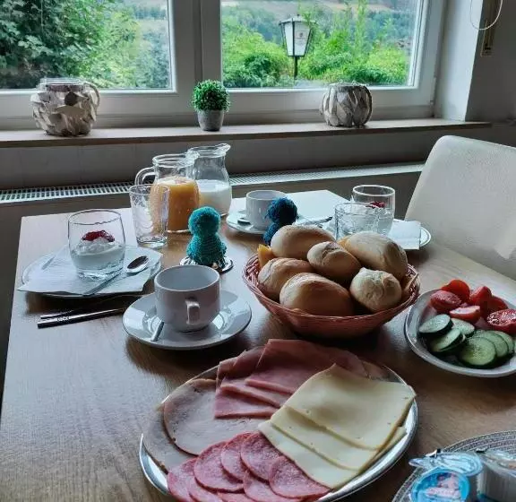 تختخواب و صبحانه Pension Sauerland