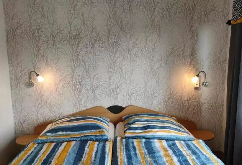 تختخواب و صبحانه Pension Sauerland