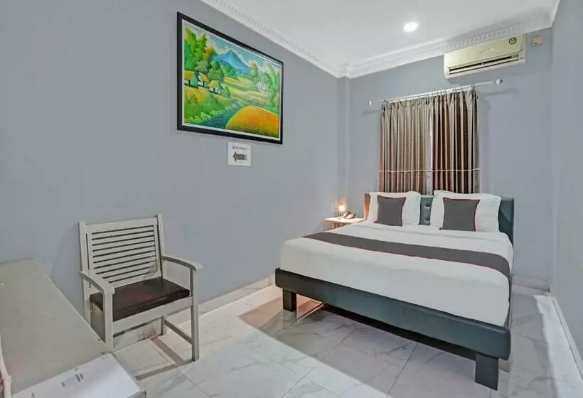 ホテル Capital O 90783  Ayeng Mandiri