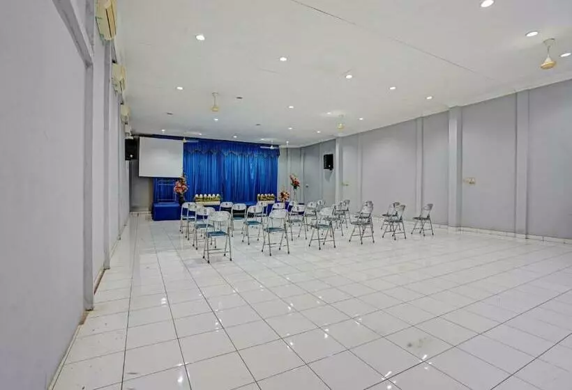 ホテル Capital O 90783  Ayeng Mandiri