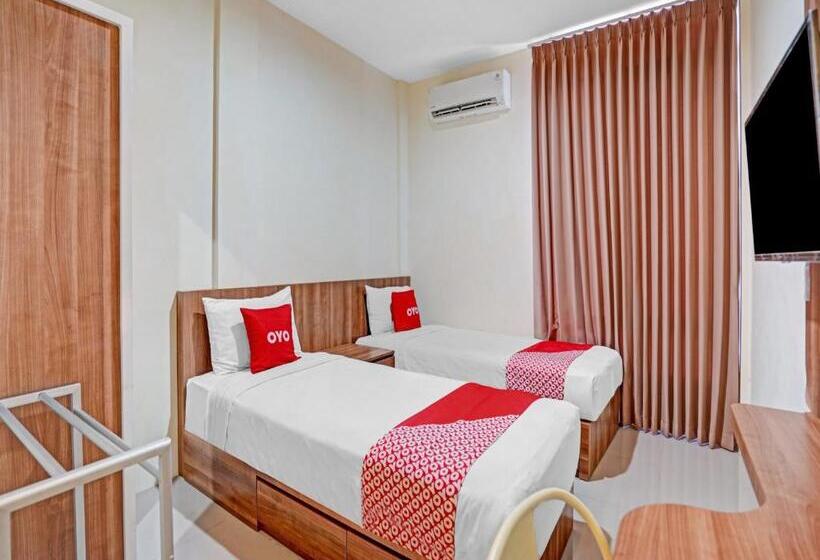 Otel Oyo 90794 Kostel Bunda Waru Syariah
