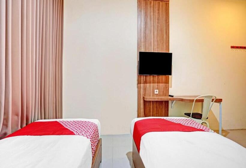 Otel Oyo 90794 Kostel Bunda Waru Syariah