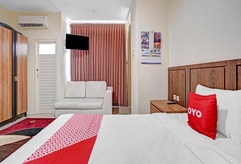 Otel Oyo 90794 Kostel Bunda Waru Syariah