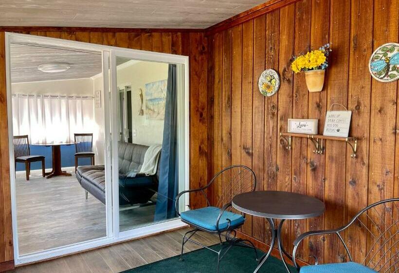 Пансион 1,000 Springs Riverhouse