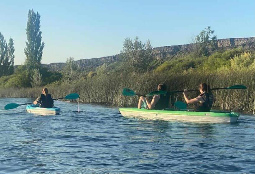 Пансион 1,000 Springs Riverhouse