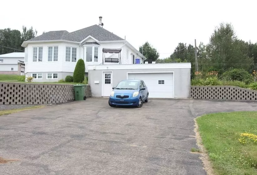 Majatalo Room In Guest Room   Gandhi Very Large Room Decorated In Indian Style, Office Space And Sofa