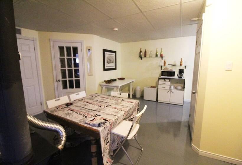 بنسيون Room In Guest Room Gandhi Very Large Room Decorated In Indian Style, Office Space And Sofa