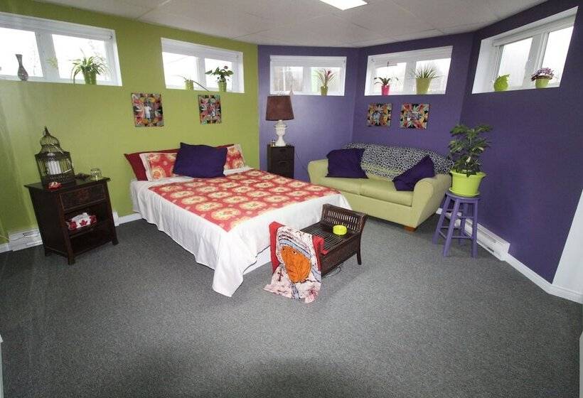 بنسيون Room In Guest Room Gandhi Very Large Room Decorated In Indian Style, Office Space And Sofa